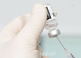 코로나19 재유행? 타이완서 급증…하루 1만5000명 이상 백신 접종