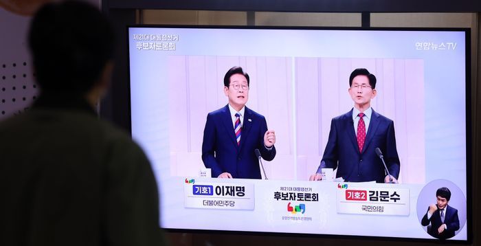 사전투표율 '역대 최고' 불발…부정투표 의혹 넘어야
