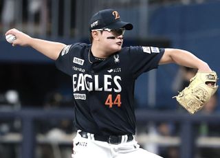 ‘생일에 블론세이브’ 김서현, 타선 지원 덕에 첫 승리