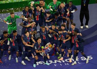PSG 창단 첫 챔피언스리그 우승…이강인도 벤치서 영광 만끽