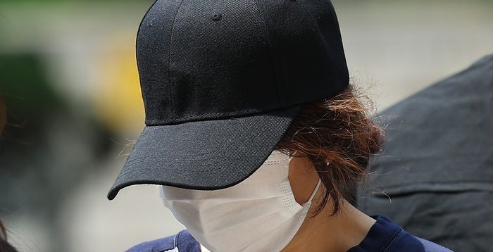 '남편 명의 대리투표' 선거사무원 구속…"증거인멸·도망 염려"