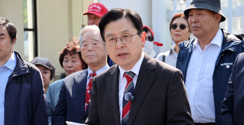 황교안 무소속 대선 후보 전격 사퇴, 김문수 지지하기로