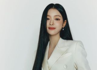 오마이걸 유아, 사람엔터테인먼트와 손 잡고 배우 활동 박차