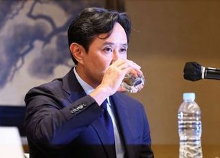 회장님 '횡령·배임' 겨눈 檢 칼날…고소장 쌓인 최윤범 향방도 촉각