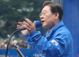 이재명 "윤석열, 밖에서 '김문수 찍어달라' 하고 다녀…용납 가능하냐"