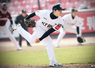 kt 투수 박세진, 롯데로 트레이드…형 박세웅과 한솥밥