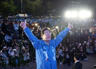 [속보] 이재명 "내란 확실히 극복하고 다시는 군사쿠데타 없도록 할 것"