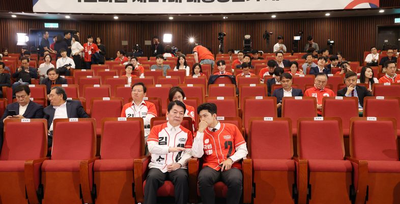 텅 빈 상황실 속 안철수, '이재명 확정' 순간도 홀로 자리 지킨 이유는…