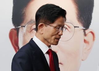 '윤석열 그림자' 벗어나지 못한 김문수·국민의힘, 민심 멀어지게 했다