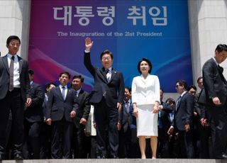 與 위성락·강유정 비례의원직, 손솔·최혁진 승계…95년생 최연소 의원