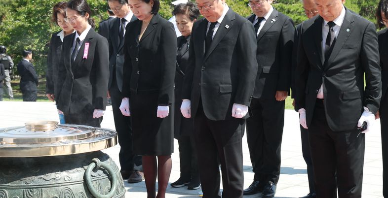 李대통령, 현충일 추념식 참석 …취임 후 첫 국가기념일 행사
