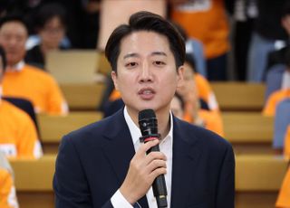 '이준석 의원직 제명' 청원, 이틀만에 14만명 동의…"여성신체 폭력 묘사"