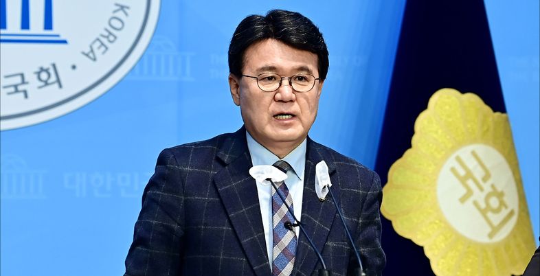 "특수통 검사 출신 민정수석, 검찰개혁 못한다"…혁신당發 공개 반대, 왜
