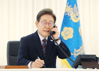 [속보] 트럼프 "李대통령, 대선 승리 축하…방미 초청"
