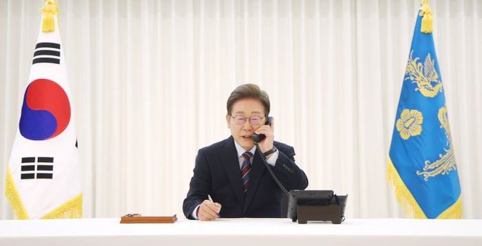 李대통령·트럼프 곧 만난다…'한미동맹' '골프' '암살위험' 주제로 통화