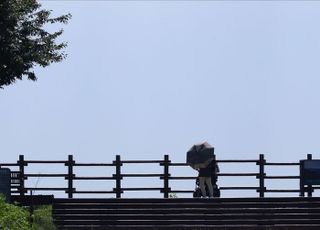 [오늘날씨] 서울 한낮 30도 무더위…전국 곳곳에 소나기