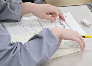 수능서 'N수생' 강세 여전…국·영·수 모두 재학생보다 우위