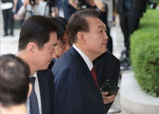 尹, 내일 '내란혐의' 6차 공판…대선 뒤 첫 공개출석