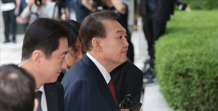 尹, 내일 '내란혐의' 6차 공판…대선 뒤 첫 공개출석