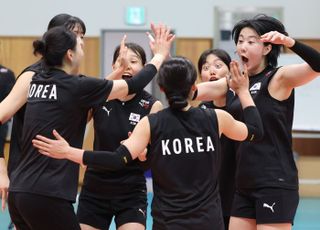 한국 여자배구, 미국에 0-3 완패…VNL 1주차 전패