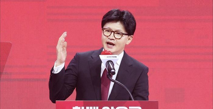 한동훈, 李대통령 공선법 파기환송심 연기에 "사법부 역사에 큰 오점"