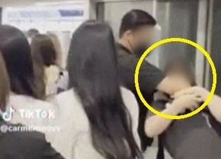 [영상] 걸그룹 경호원, 女 상대로 과잉 경호?...알고 보니