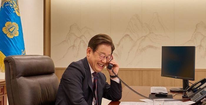 李대통령, 시진핑과 30분간 통화…"경주 APEC 정상회의 초청"
