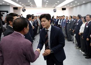 [6/11(수) 데일리안 출근길 뉴스] 끝없는 힘겨루기…김용태, 개혁 저항에 내려놓나 등