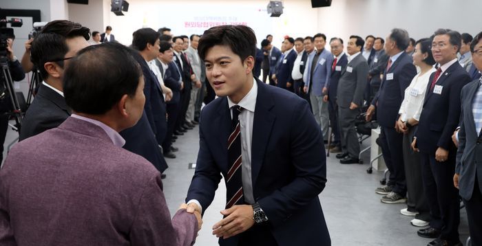 끝없는 힘겨루기…김용태, 개혁 저항에 내려놓나