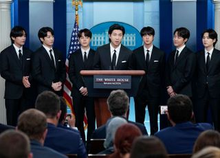 BTS 6ㆍ21 완전체... 주가상승 이어 K팝 시장도 들썩