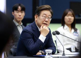 李대통령 "주식을 부동산 버금가는 대체 투자 수단으로…배당 촉진 개편 준비"