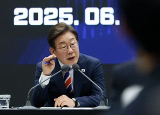 李대통령 "라면 한 개 2000원 진짜냐" 발언에…'농심' 직격탄 
