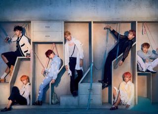 2년 공백에도 여전히 하이브 대들보…어깨 더 무거워진 방탄소년단 [D:가요 뷰]