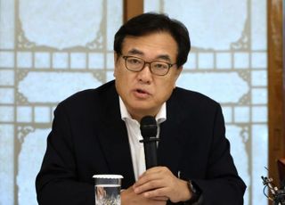경찰, '대통령실 PC 파기 지시' 의혹 정진석 전 비서실장 입건
