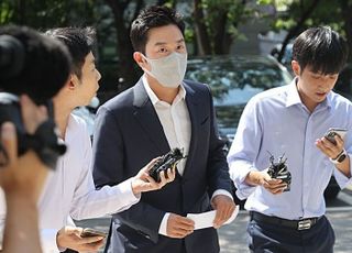 '코인 불법상장 수수료' 챙긴 ‘성유리 남편’ 안성현 보석 석방
