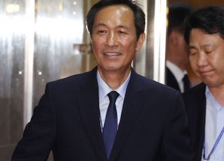 우상호 정무수석, 기본소득당·사회민주당 예방…"모든 정당과 손 맞잡아야"