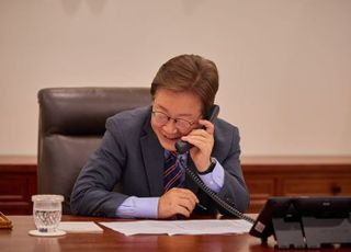 [속보] 李대통령, 호주 총리와 첫 통화…"방산·청정에너지 등 협력 강화"