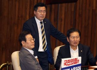 '포스트 이재명'은 누구?…박찬대·정청래, 당권 경쟁 돌입