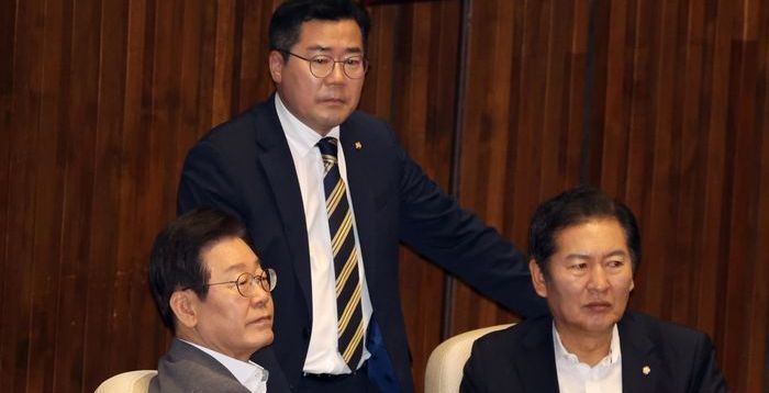 '포스트 이재명'은 누구?…박찬대·정청래, 당권 경쟁 돌입