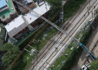 경의선 사다리차 넘어져…일반열차 9개 운행 중지, 일부 출도착역 변경