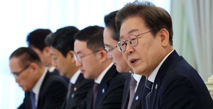 李대통령 "정치 사명은 국민 안전과 평화…든든한 울타리 될 것"