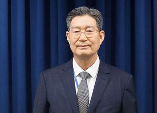 속도전 예고한 검찰개혁…吳 민정수석 사퇴에 개혁 이끌 '투톱' 고심
