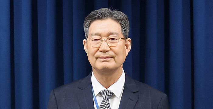 속도전 예고한 검찰개혁…吳 민정수석 사퇴에 개혁 이끌 '투톱' 고심