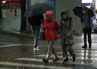 [내일 날씨] 오후 전국 곳곳 비…일부 지역 돌풍에 천둥·번개 동반