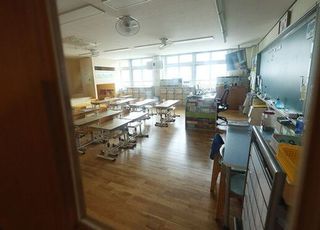 여교사·여성 교직원 성추행하고도 같은 건물서 근무한 남교사