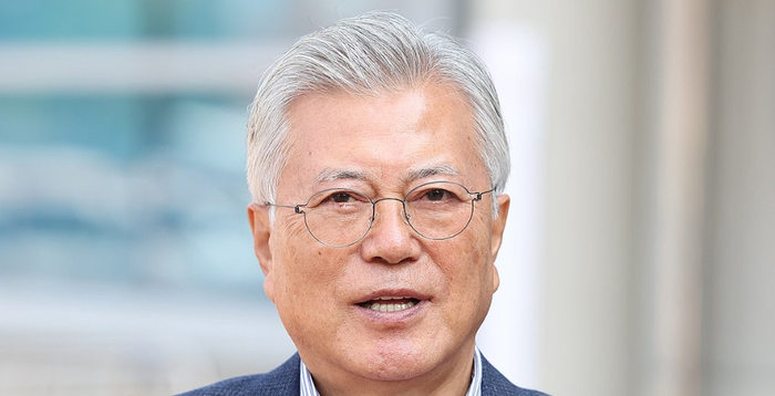 법원, 文 뇌물혐의 재판 이송신청 불허…"신속·공정 재판 위해"