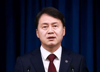 김주현 전 민정수석, 김건희 특검 출범 앞두고 '태풍의 눈' 부상