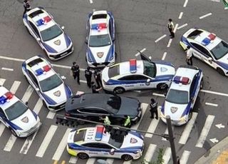 순찰차 6대 들이받고 13㎞ 도주한 50대 여성 운전자 검거