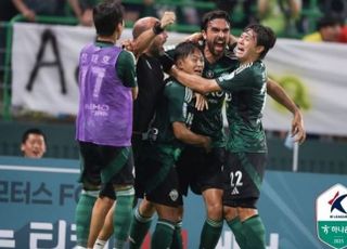 ‘극적 뒤집기’ 전북현대, 15경기 연속 무패 행진…FC서울 홈 무승부