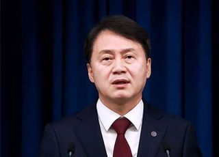 김주현 전 민정수석, 김건희 특검 출범 앞두고 '태풍의 눈' 부상